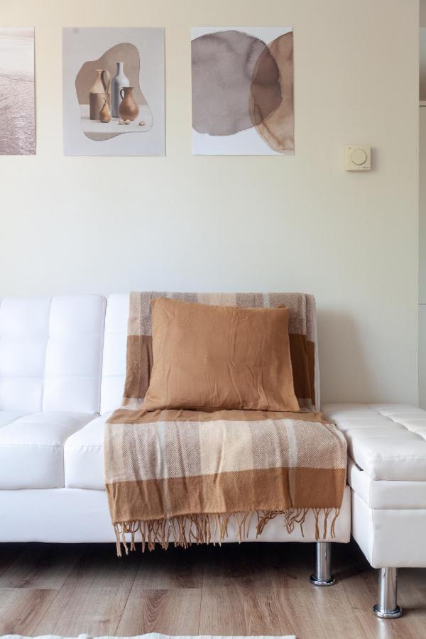 Lovely Studio Flat In Wimbledon W/ Free Parking Londra Esterno foto